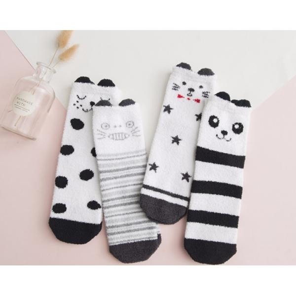 Thermal Christmas Women's Novelty Socks / Fuzzy Animal Socks Soft Fabric For Winter