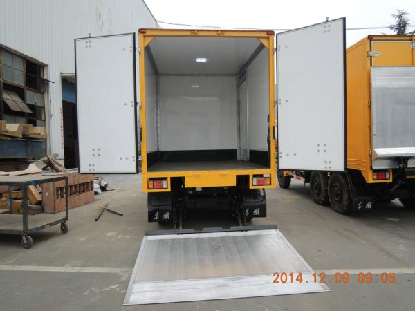 Euro3  6x6 150HP Dongfeng EQ5082XXYT3 Maintainance Truck