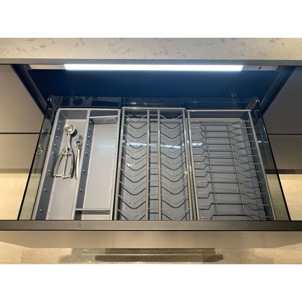 Italian Design Kitchen Cabinet with Quartz Stone Top and Tall Cabinet Ready to Ship