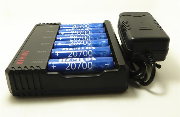 18650 26650 3.7 V Li Ion Battery Charger 6 * 20700 Battery With Charger 405g Weight