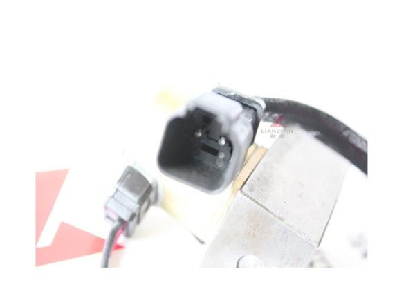 PC200-7 Main Pump Hydraulic 702-21-574001 , Excavator Komatsu Solenoid Valve