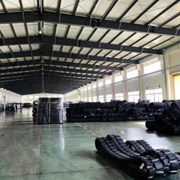 DC60 Excavator Rubber Crawler Track Replacement Part Customized