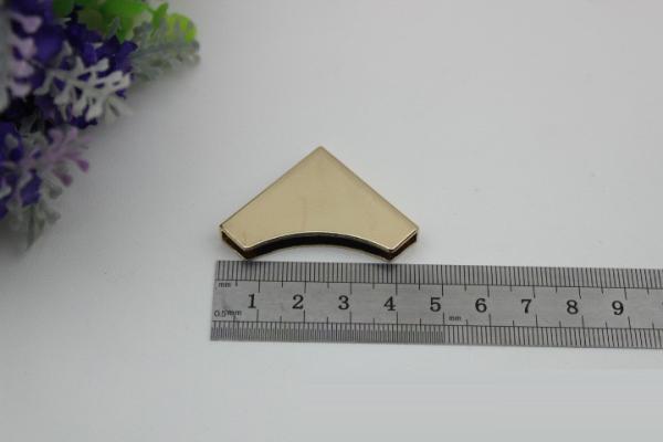 Fashion style zinc alloy light gold handbag corner protectors from China factory