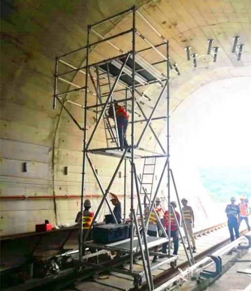 Système d'échafaudage suspendu en aluminium utilisé pour les projets de métro
