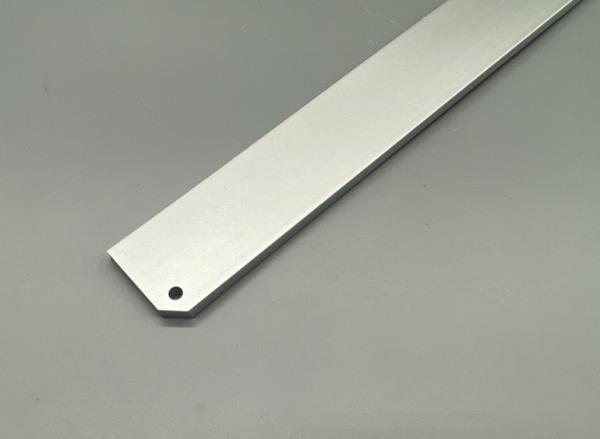 Plateau d'extrusion en aluminium Résistance à la rouille forte Bonne conductivité et abordable pour les applications ménagères et industrielles