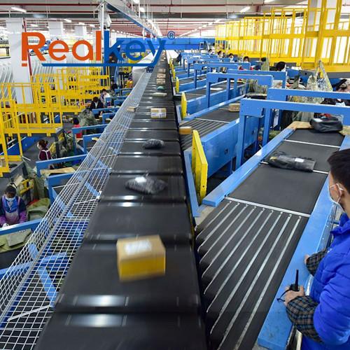 Convoyeur à bande transversale de tri à haut rendement fiabilité forte disposition flexible
