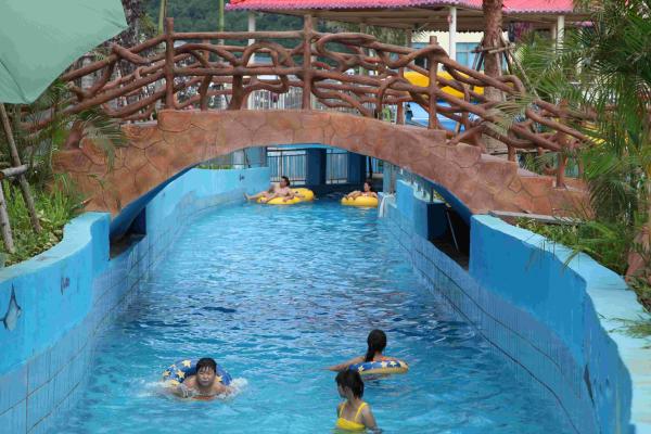 Swimming Pool Equipment Water Park Lazy River For Children / Family Fun Amusement Park