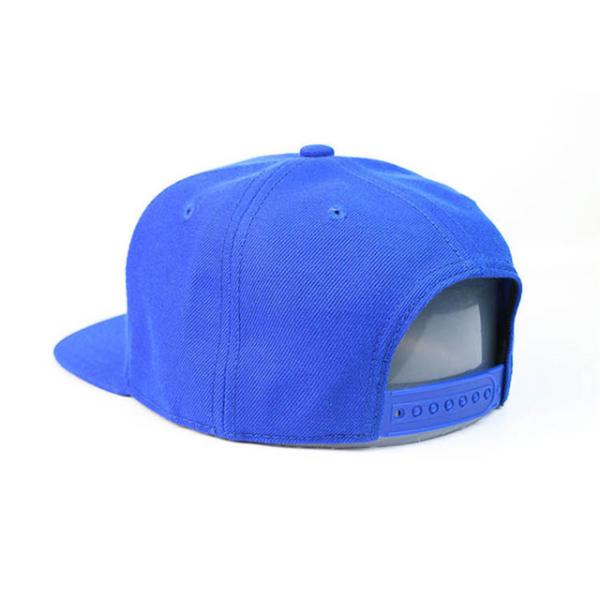 Copie en soie de Snapback de chapeau de chapeau de 7 trous de plastique de fermeture réglable bleue de dos sur des panneaux