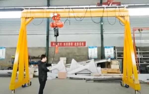 SGS 1t~20t Portable Gantry Crane Electric Or Manual Travel Easy To Install