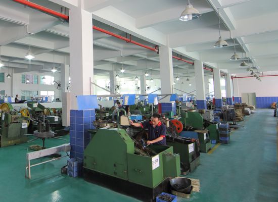 Нержавеющая сталь 304 прорезала винты плеча для крепежной детали Pin руководства