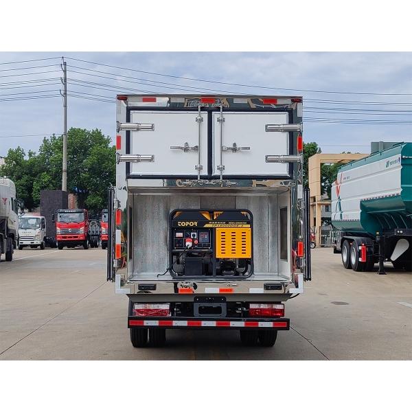 JAC 4x2 camion réfrigérateur de crème glacée à la main gauche avec norme d'émission Euro II et régulation de la température de -10 à -15 °C