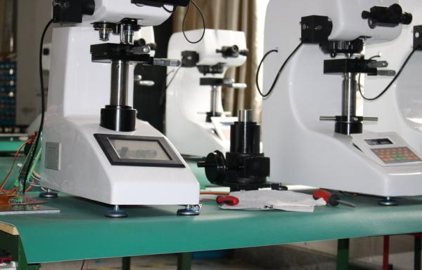 Mechanical Eyepiece Touch Screen Automatic Turret Vickers Hardness Tester Conform ASTM E92