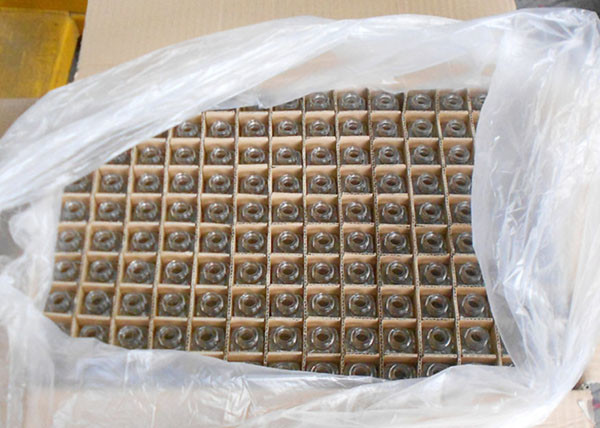 Classic Sustainable Full-Capacity Cylinder Glass Cosmetic Bottle Container With Plastic Lotion Pump For CBD Oil Serum