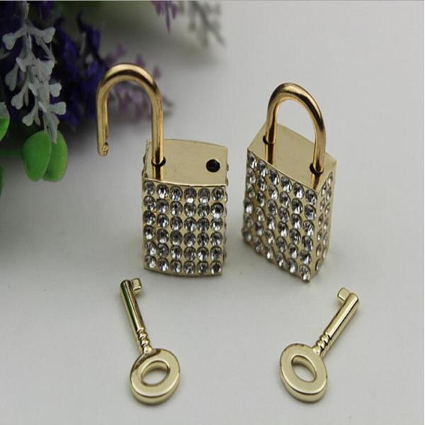 China manufacturer zinc alloy light gold diamond decorative square padlocks