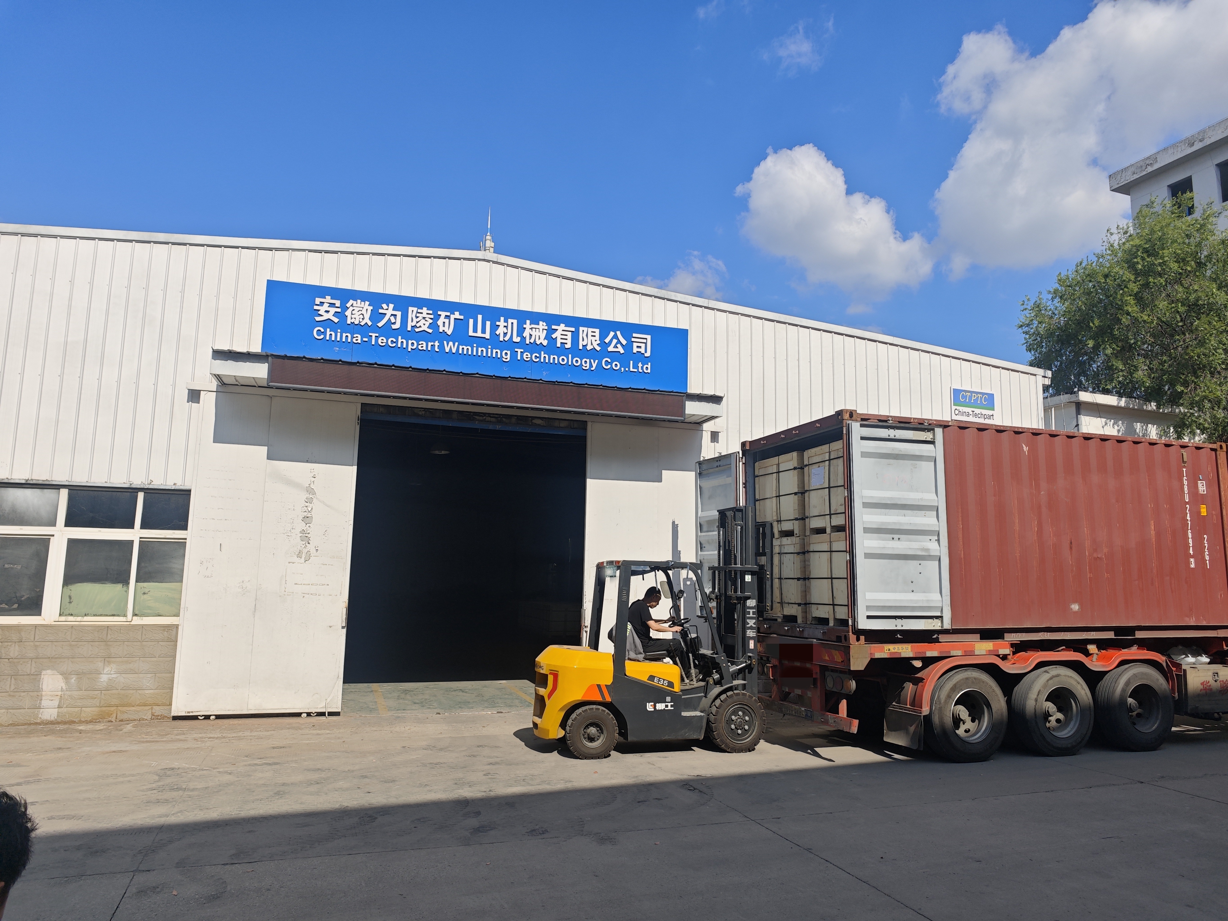 Square Flange Bearing Housing OEM Custom Bearing Pedestal For Industrial Transmission Machinery