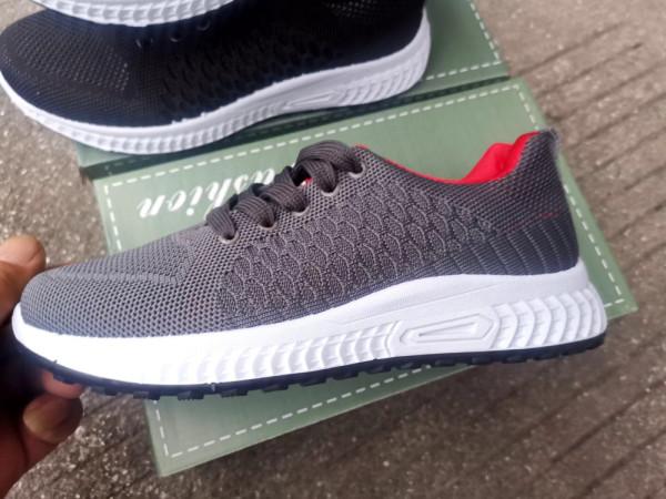 Ladies flyknit sport shoes