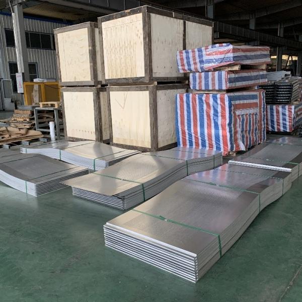 Painel de vedação de segurança de malha de arame elétrico curvado 3D de aço tratado a calor com superior