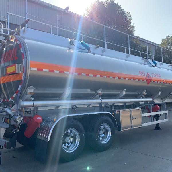 33000L 38000L Tank Semi Trailer Oil Transport 2 Axles Fuel Tank Truck 10400*2500*3800Mm