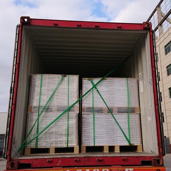 Внутренние виниловые плиты для пола из дерева Марморные самоклеящиеся плитки для требований клиента