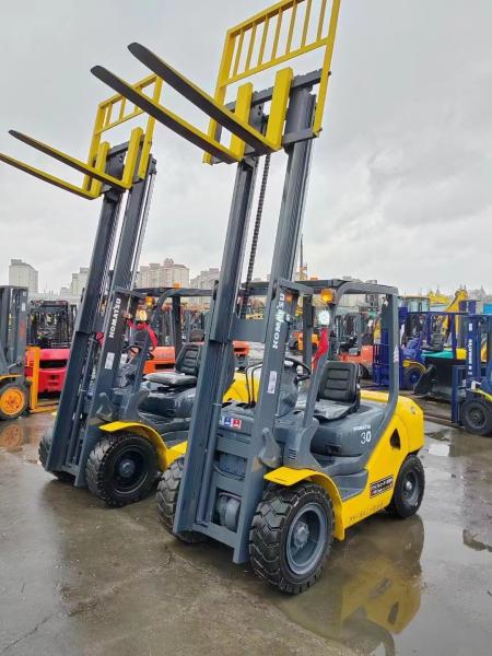 Diesel Engine Used KOMATSU Forklift 3 Ton Original Japan for Construction