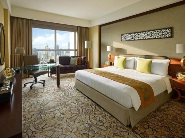 Preah Vihear furniture factory for Hotel rooms made Leather headboard bed and Wood table desk with Chairs