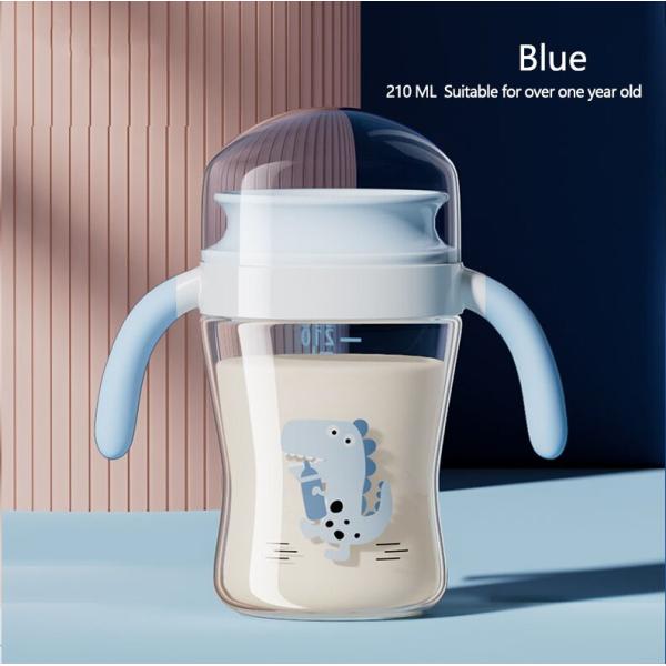 Une tasse pour 7 mois avec poignée
