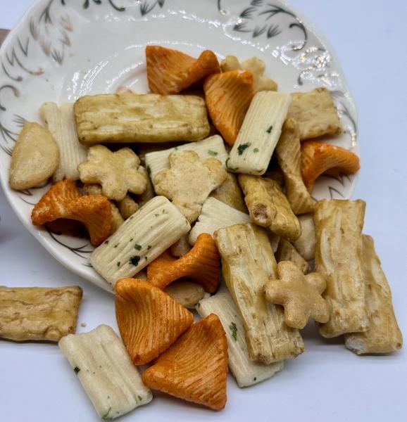 Saborizante mezcla de galletas de arroz japonesas.
