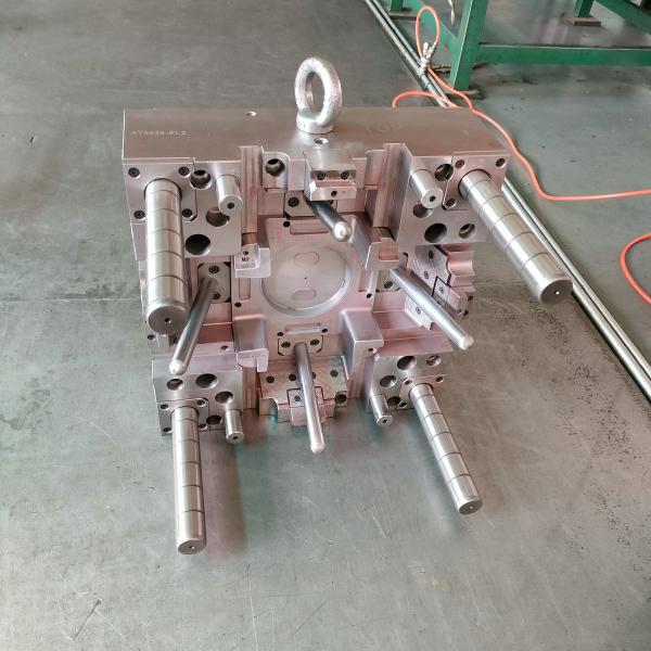 S45C Steel Material Precision Plastic Injection Moulding Mold With Cold Runner