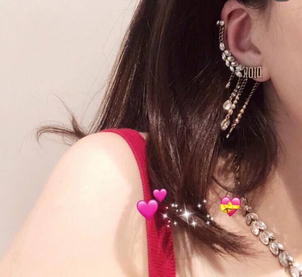 Luxury Single Earring with Swarovsk* Silver Shimmer Crystal
