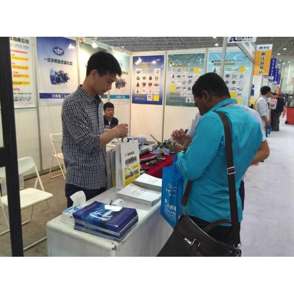 Танк 500 TLC 200 Колеса позволяют бронированным транспортным средствам позволяют плоский вставка пояса