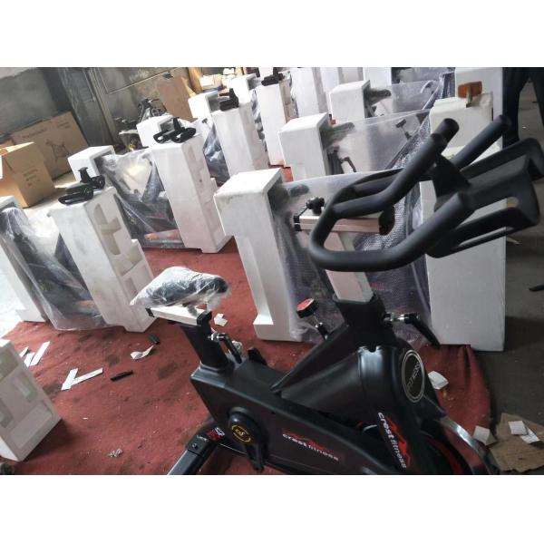 Casa Gimnasio Equipo de acondicionamiento físico Construcción corporal Girando en interiores Ejercicio Fit Bike