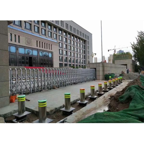 Automatic Hydraulic Bollard with 3s-6s Speed Adjustable Electronic Remote Control and SS304 Stainless Steel Construction