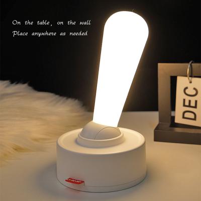 Bomba de Sensor de Dia e Noite de Forma Bonita / Luz Noturna Animal LED Brilho Ajustável USB Carregado