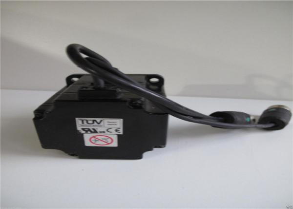 Moteur servo de SGMPH 02AAE4CD 200w, moteur pas à pas servo 5000 IPS 5,63 livres - dedans