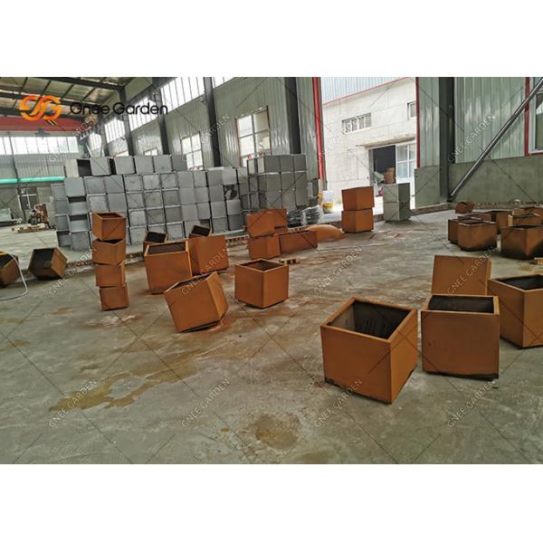 SGS Custom Long Square Corten Steel Flower Pots Fashionable weather resistance