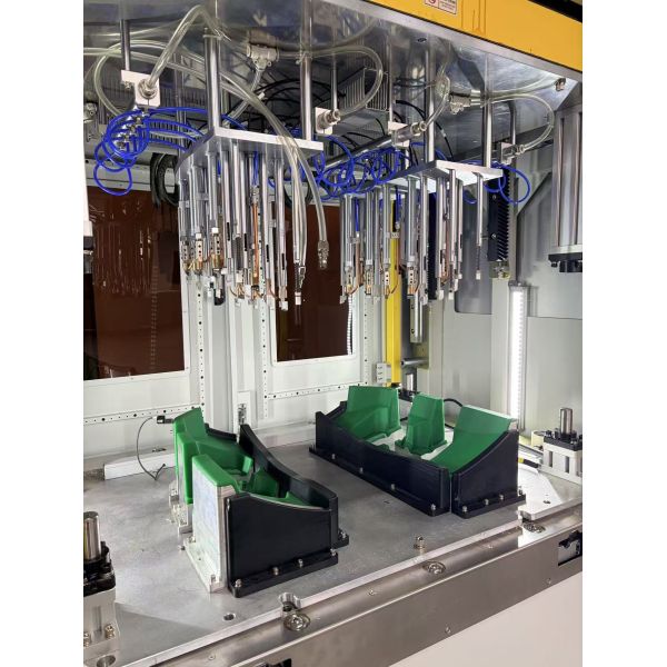 Servo Hot Riveting Machine With Two Two-Cavity Mold