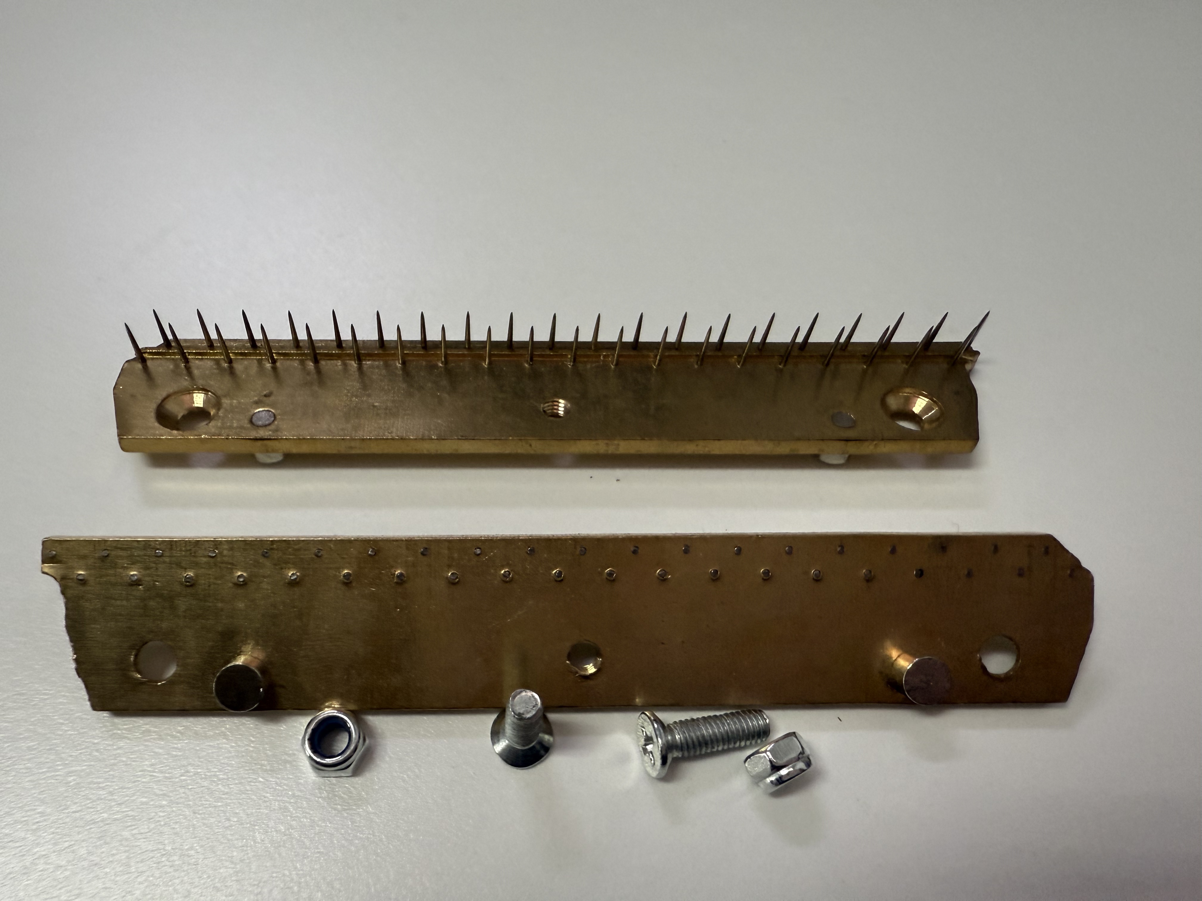 Stenter Machine Parts Pin Plate 40pins Copper Plate Carbon Steel Needle 96mm Center Distance Without Nickel Plating