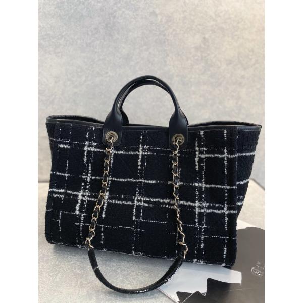 Таможня 2022 Chanel Sotheby клеймила Tote радуги FW сумки пляжа одежды из твида сумок