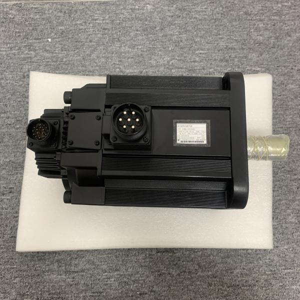 СЕРВОдвигатель переменного тока Yaskawa SGMG-44V2AAC 4,4 кВт, 200 В, 32,8 А, 1500 об/мин, НОВЫЙ
