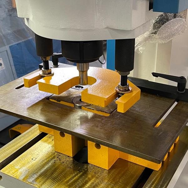 High Pressure 120T Punching Thickness 28mm Hydraulic Ironworker Machine, 2355*960*2200mm Dimension