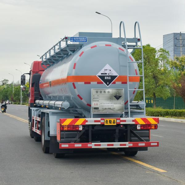 FAW JK6 8*4 Corrosive Goods Cargo Tank Truck For Transportation 32000 GVW