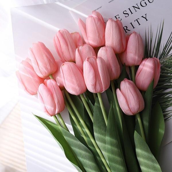 Simulated bouquet with moisturizing touch, tulip high-end flower arrangement, living room cake decoration, fake flower decoration, dried flowers