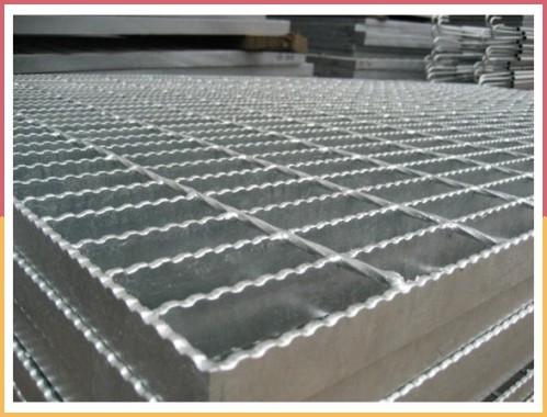 Hot Dip Galvanized Serrated Steel Grating 25x3 Serrated Flat Bar Pitch 15mm