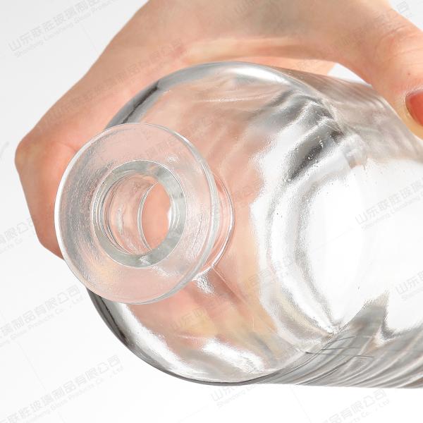 Прозрачная стеклянная бутылка с ликером и бутылка с красным вином для вина Логотип приемлемый Логотип клиента