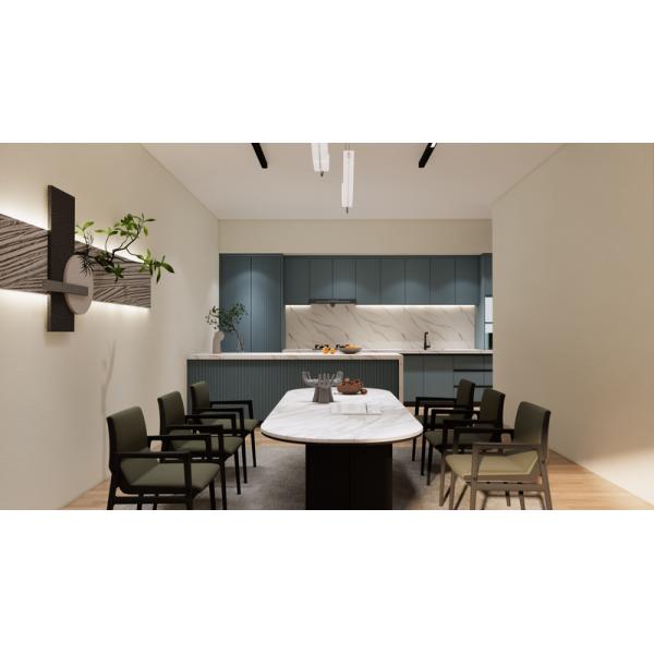 Утонченный современный кухонный шкаф с голубо-серой панелью гриля