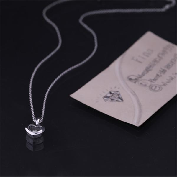 Chopard HAPPY DIAMONDS ICONS PENDANT Heart Necklace in ETHICAL WHITE GOLD DIAMOND