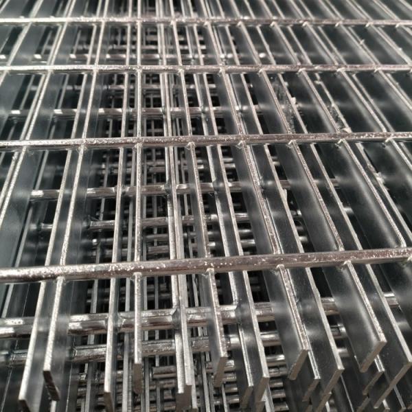 Industrial Metal Grid Grating With 40mm Earing Bar Pitch And Polished Surface Finish