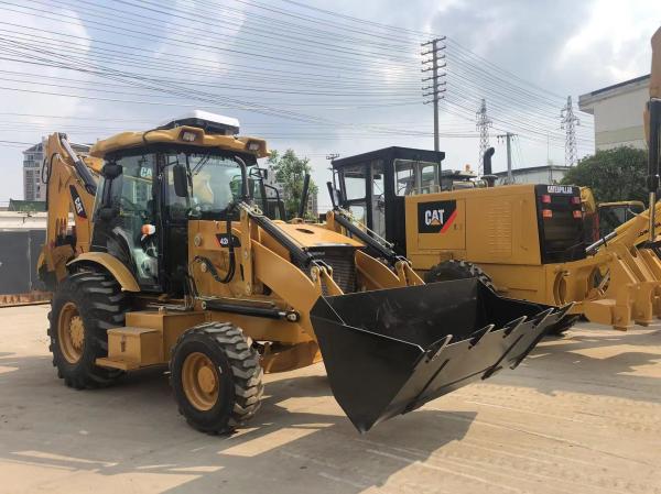 Versatile CAT 420F Backhoe Loader Excavator for Farms and Construction Projects