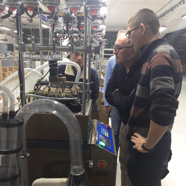 Machines de tricot circulaires de petit diamètre 7G-14G 600 pièces par mois entièrement automatisées