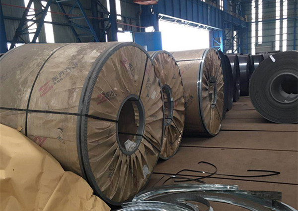 Mill / Slit Edge Stainless Steel Metal Strips , 93 Hardness Hot Rolled Steel Strip